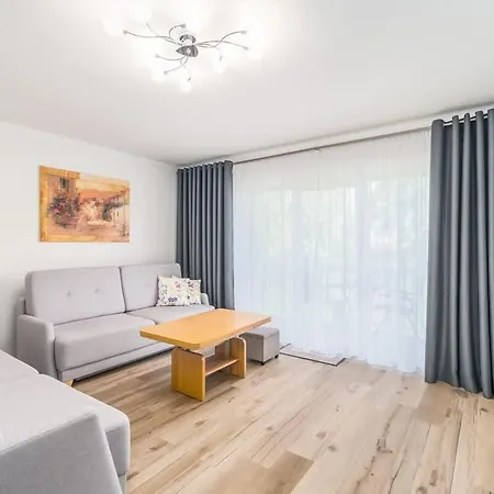 Seaside Breeze Stylish Balcony & Parking By Renters *