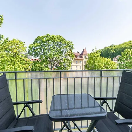 Seaside Breeze Stylish Balcony & Parking By Renters