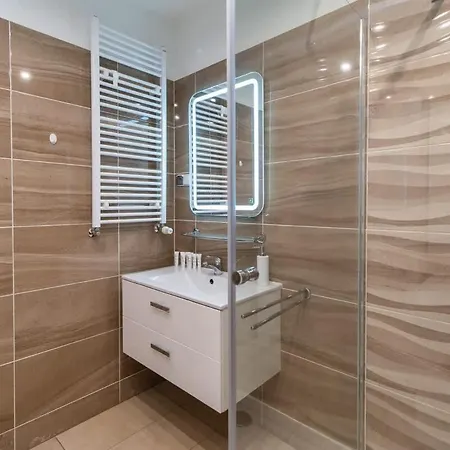 Apartmán Seaside Breeze Stylish Balcony & Parking By Renters